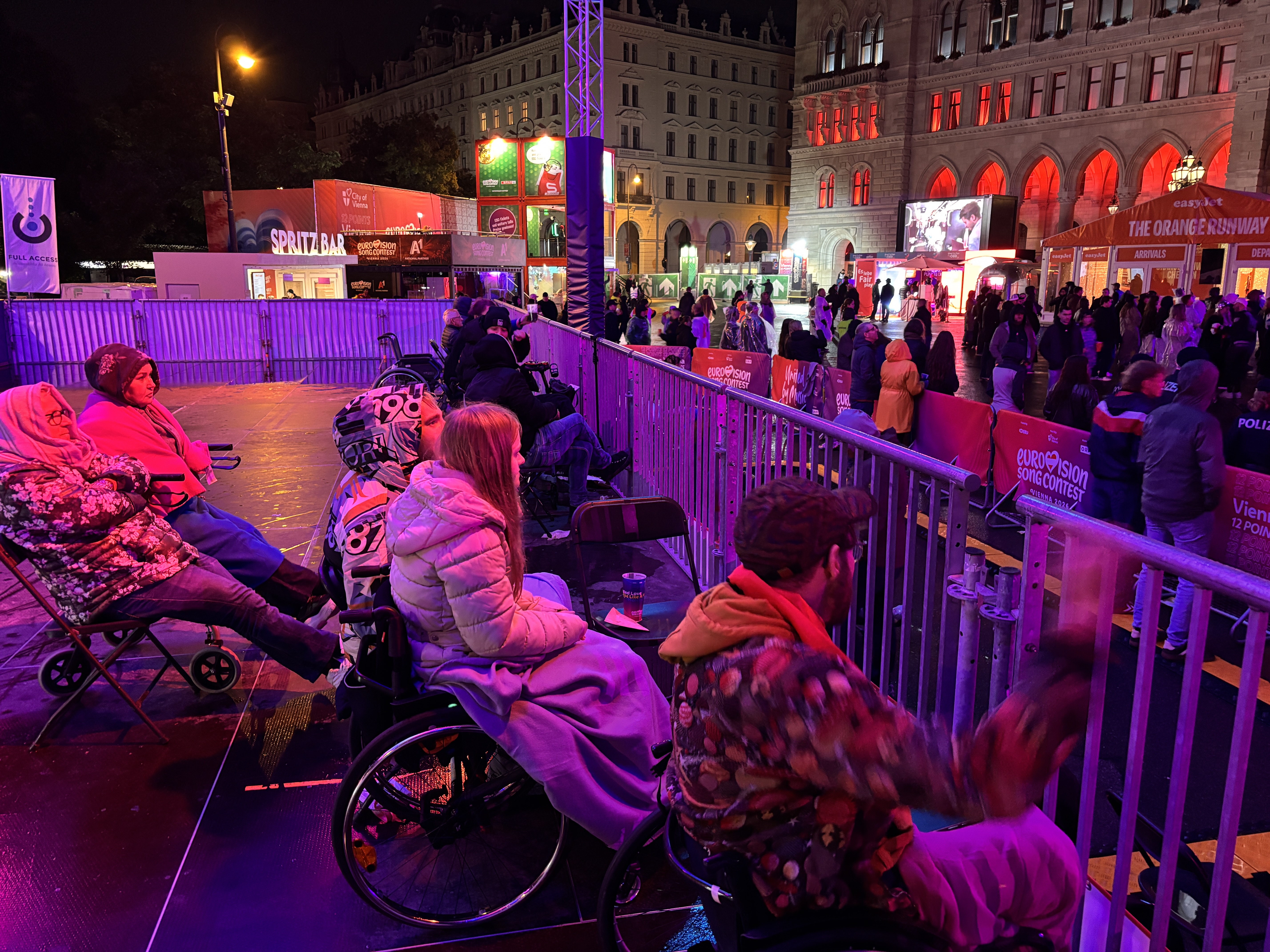 FullAccess Team engagiert im Einsatz bei einer Großveranstaltung — Blick hinter die Kulissen
